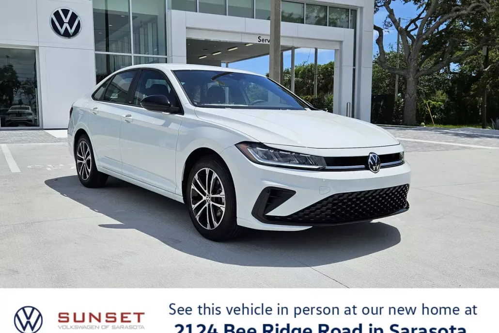 2025 Volkswagen Jetta 1.5T Sport photo 1