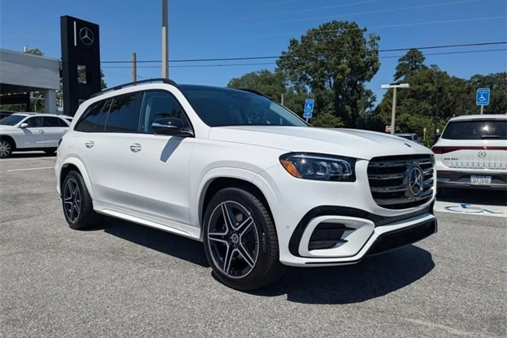 2026 Mercedes Benz GLS 450 4MATIC photo 1