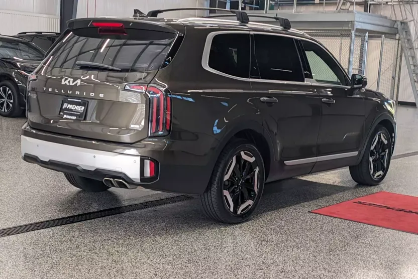 2023 Kia Telluride EX photo 1