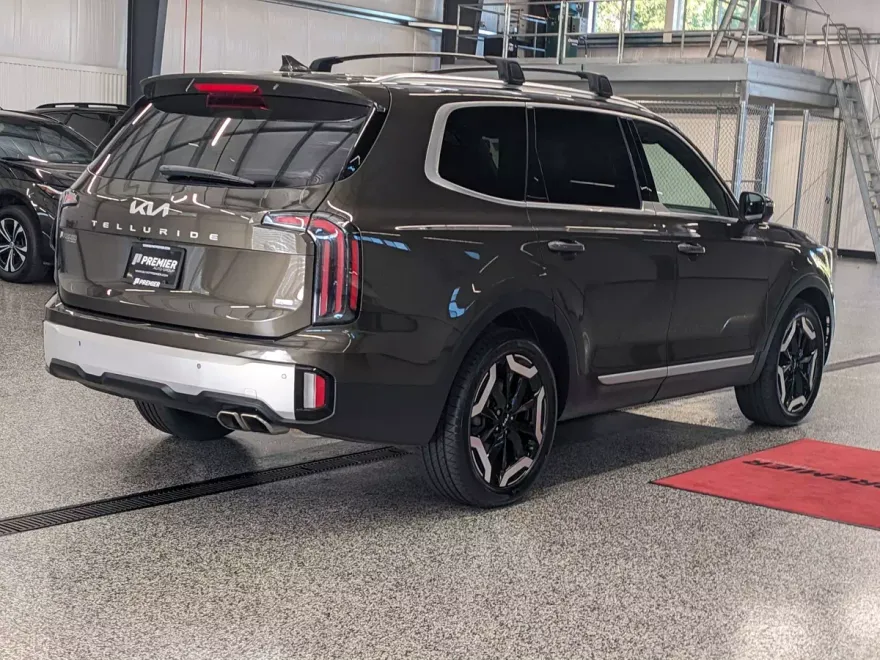 2023 Kia Telluride EX photo 1