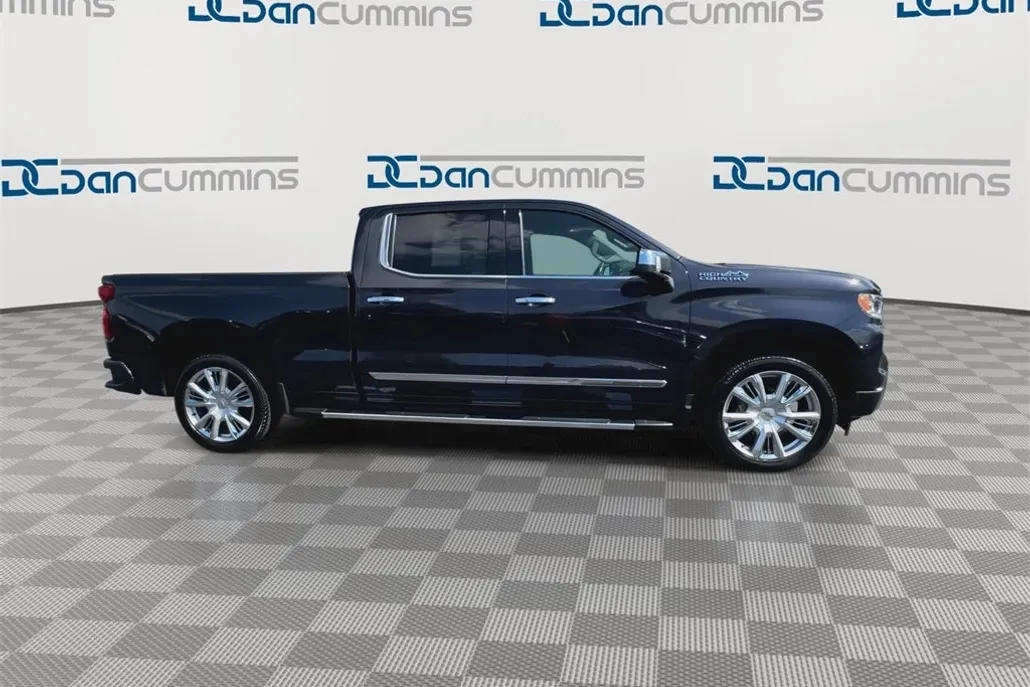 2022 Chevrolet Silverado 1500 High Country photo 1
