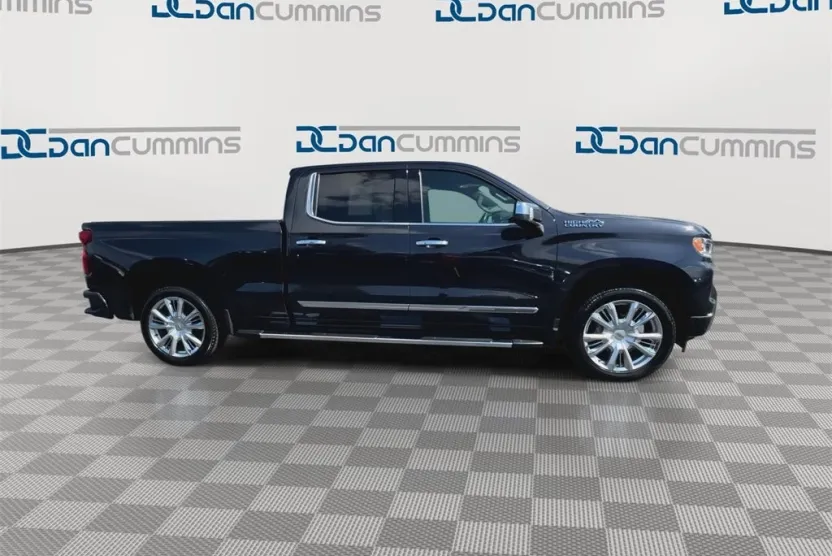 2022 Chevrolet Silverado 1500 High Country photo 1