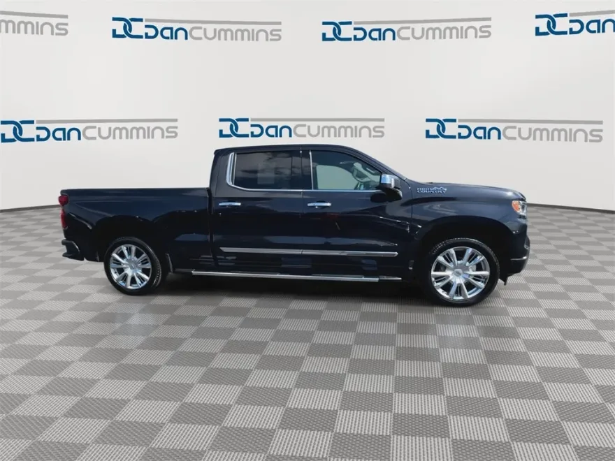 2022 Chevrolet Silverado 1500 High Country photo 1