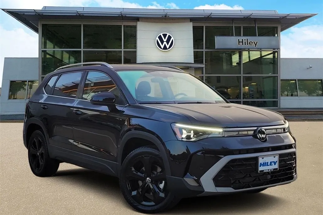 2025 Volkswagen Taos SEL photo 1