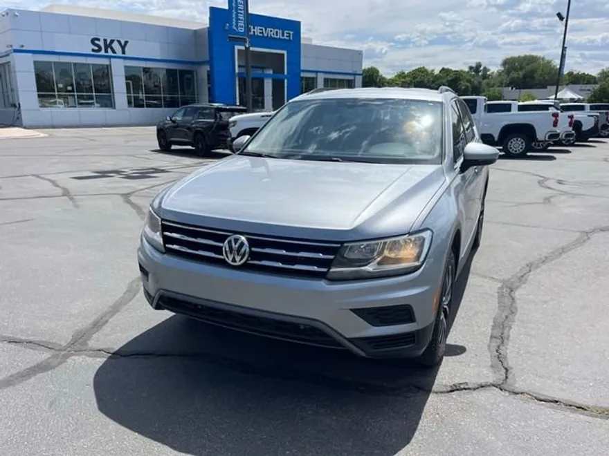 2020 Volkswagen Tiguan SE photo 1