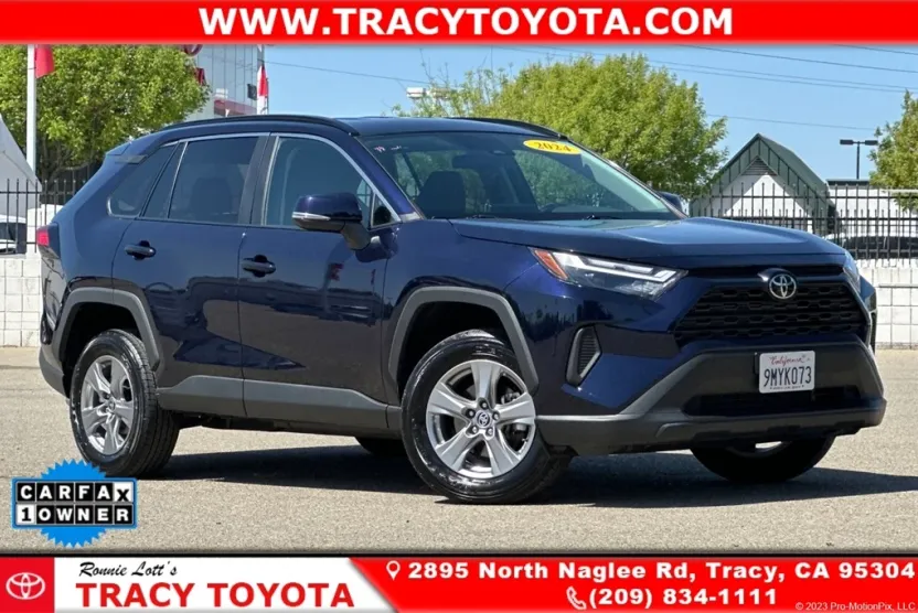 2024 Toyota RAV4 XLE photo 1