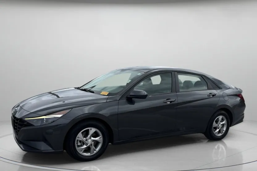 2021 Hyundai Elantra SE photo 1
