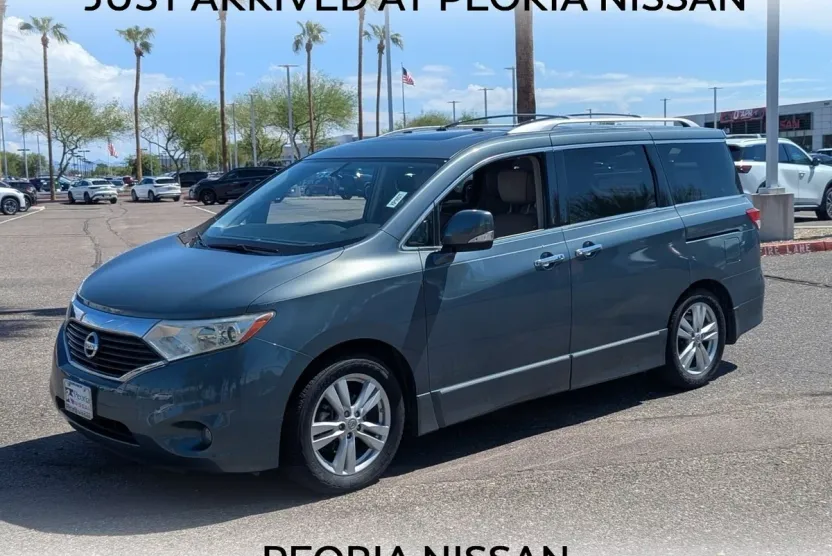 2013 Nissan Quest SL photo 1