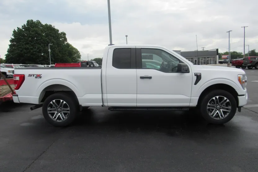 2022 Ford F-150 XL photo 1