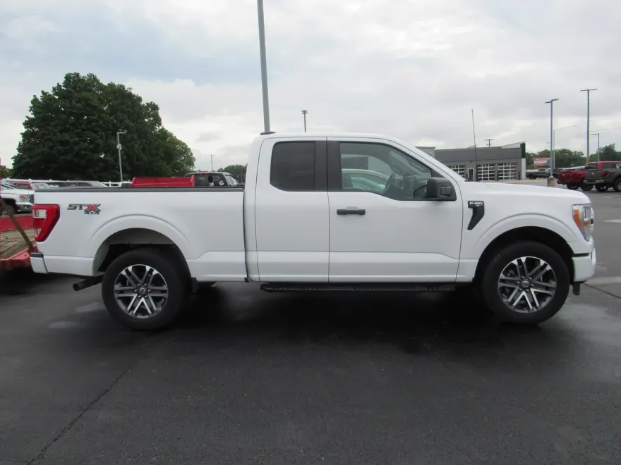 2022 Ford F-150 XL photo 1