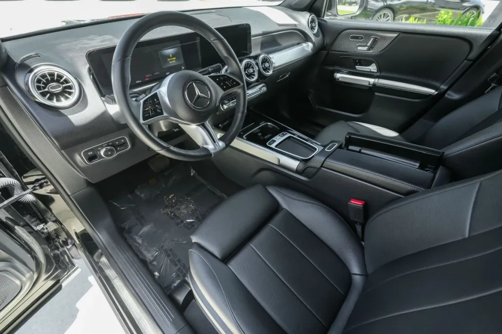 2025 Mercedes Benz GLB 250 photo 1
