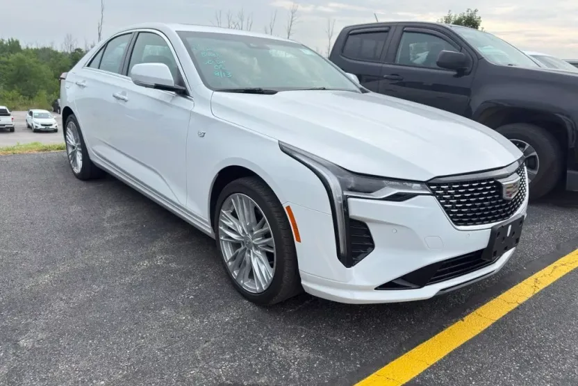 2022 Cadillac CT4 Premium Luxury photo 1