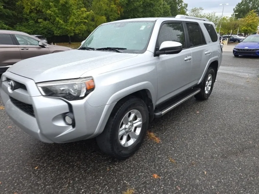 2014 Toyota 4Runner SR5 photo 1