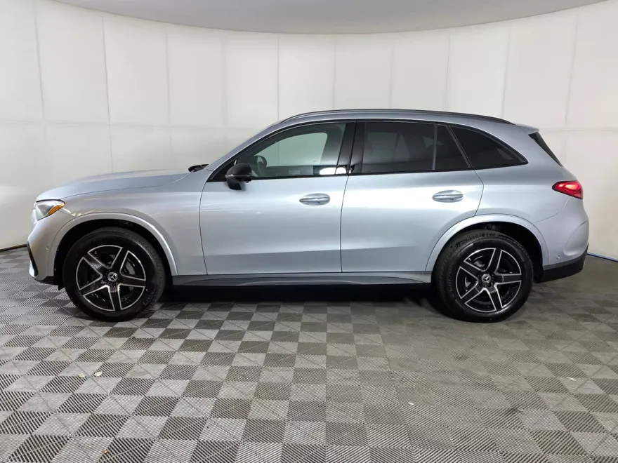 2026 Mercedes Benz GLC 300 4MATIC photo 1