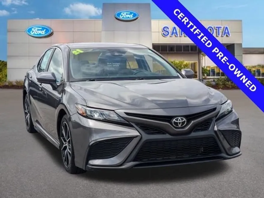 2021 Toyota Camry SE photo 1