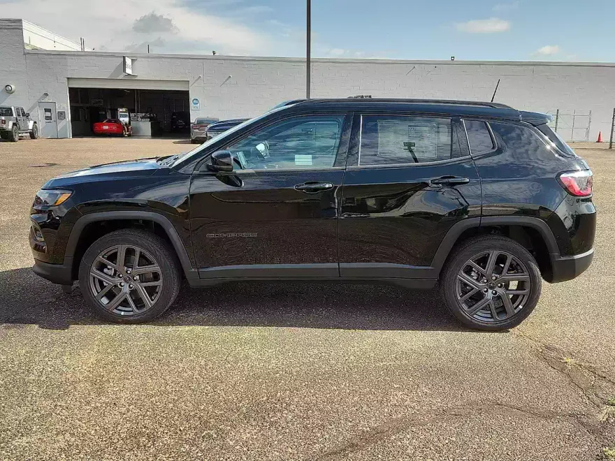 2025 Jeep Compass Limited photo 1