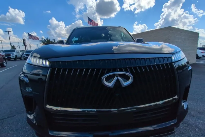 2026 Infiniti QX80 photo 1