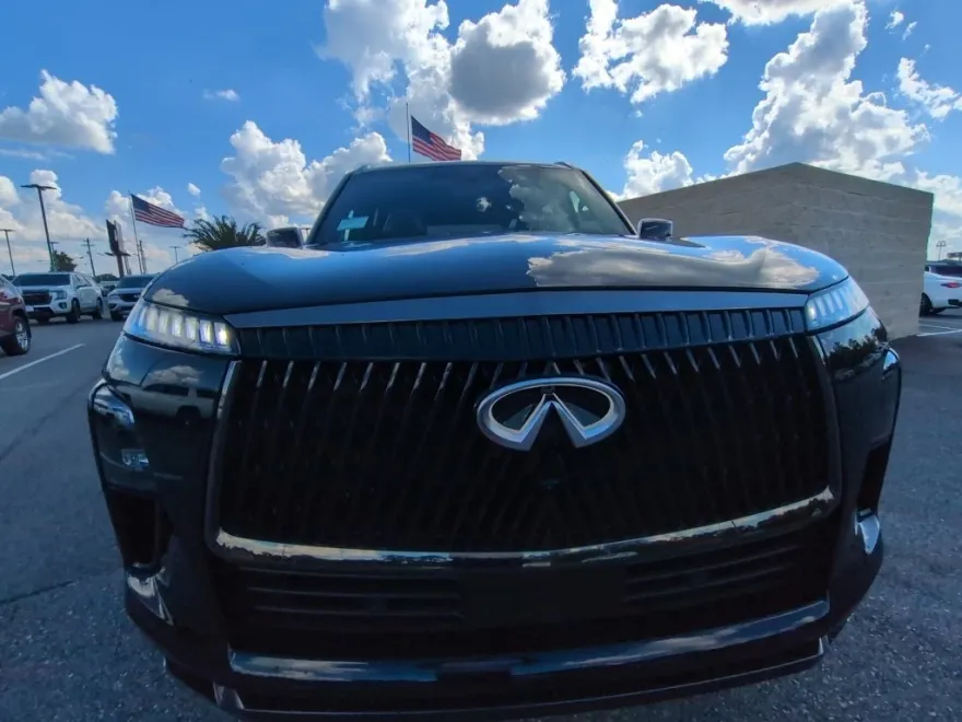 2026 Infiniti QX80 photo 1