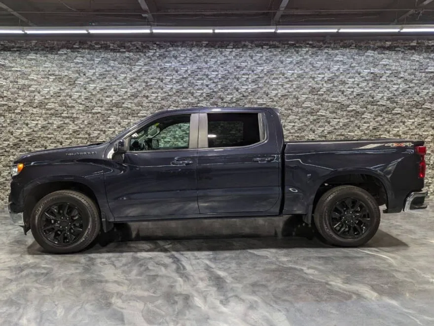 2022 Chevrolet Silverado 1500 LT photo 1