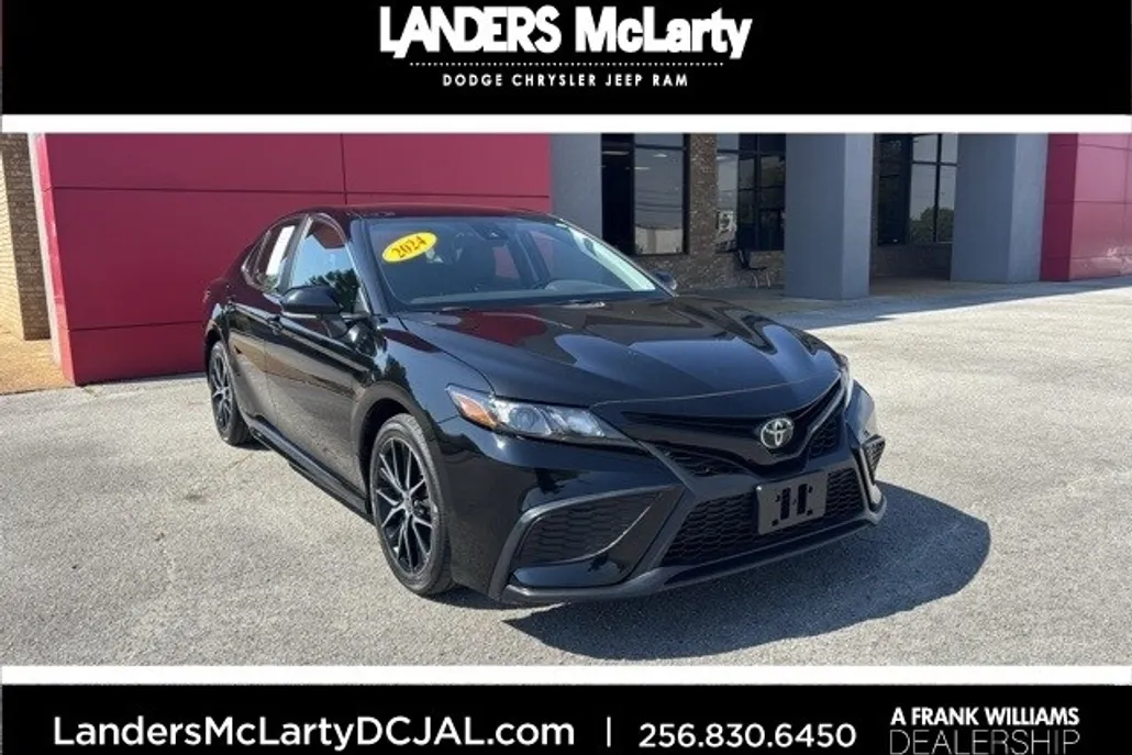 2024 Toyota Camry SE photo 1