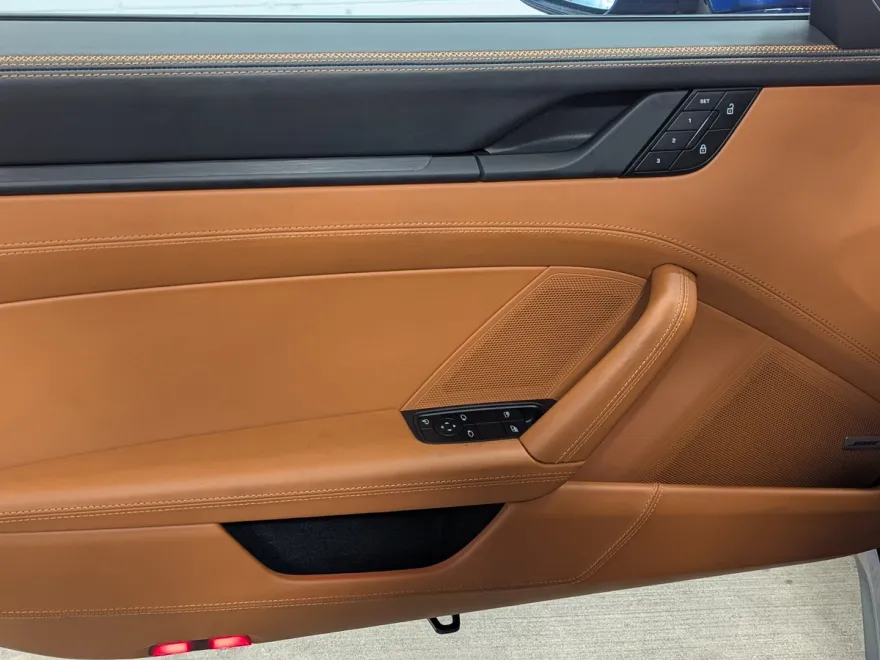 2025 Porsche 911 4 GTS photo 1