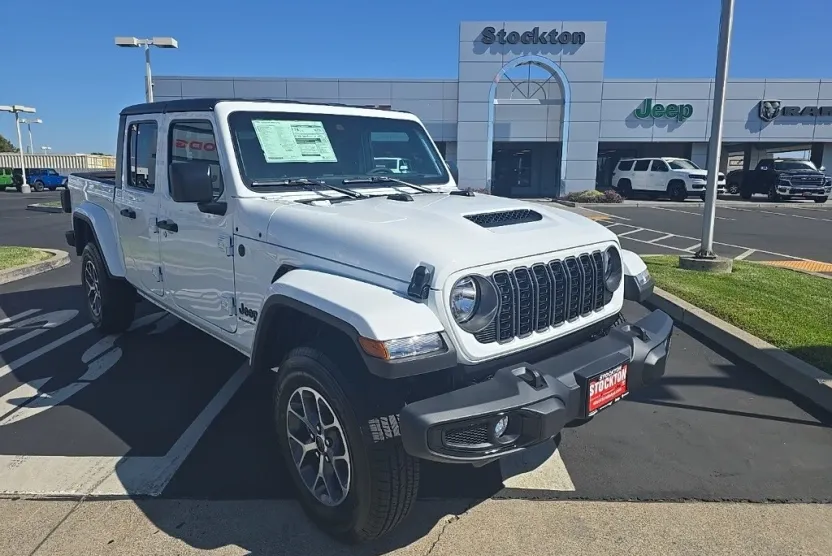 2025 Jeep Gladiator Sport S photo 1