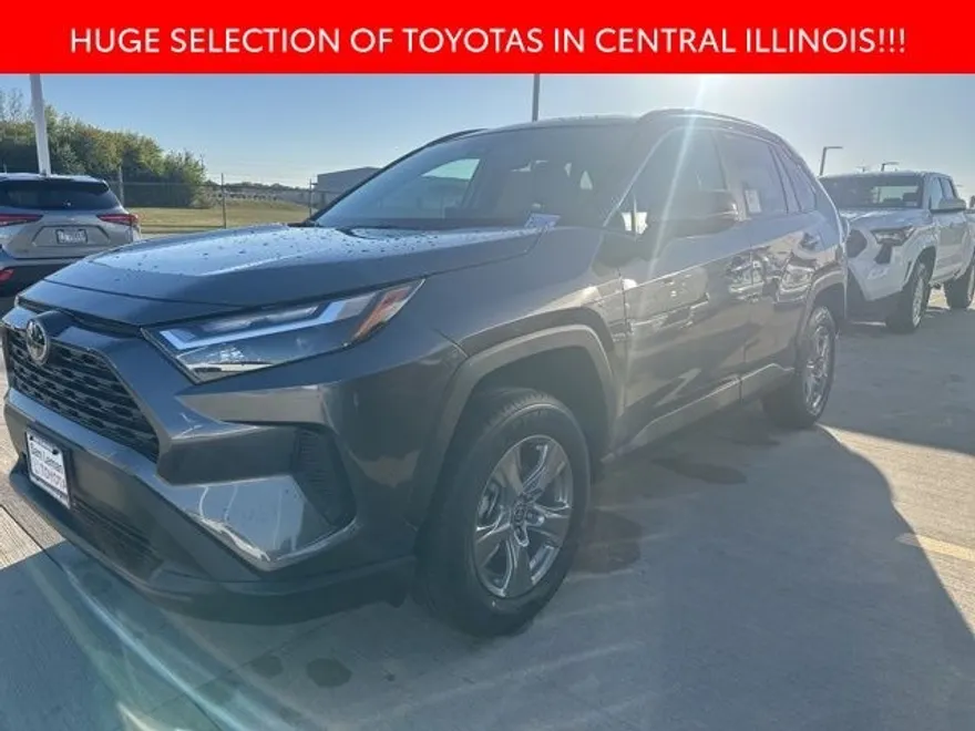 2025 Toyota RAV4 XLE photo 1
