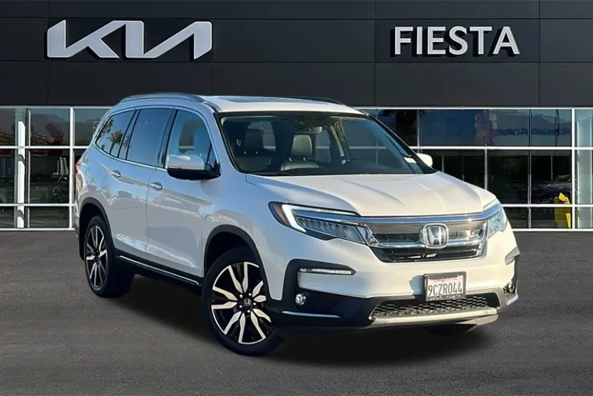 2022 Honda Pilot Touring photo 1