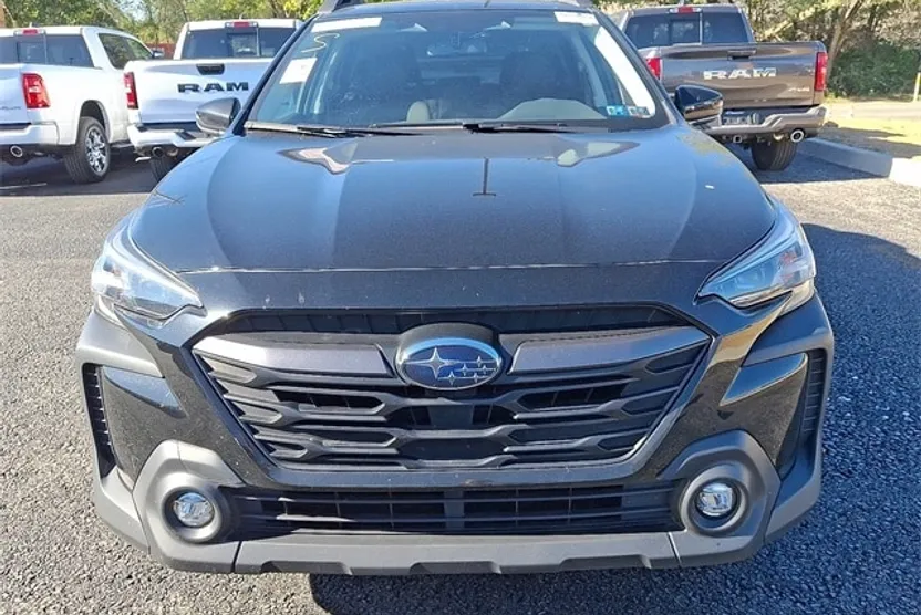 2023 Subaru Outback Premium photo 1
