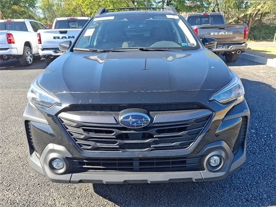 2023 Subaru Outback Premium photo 1