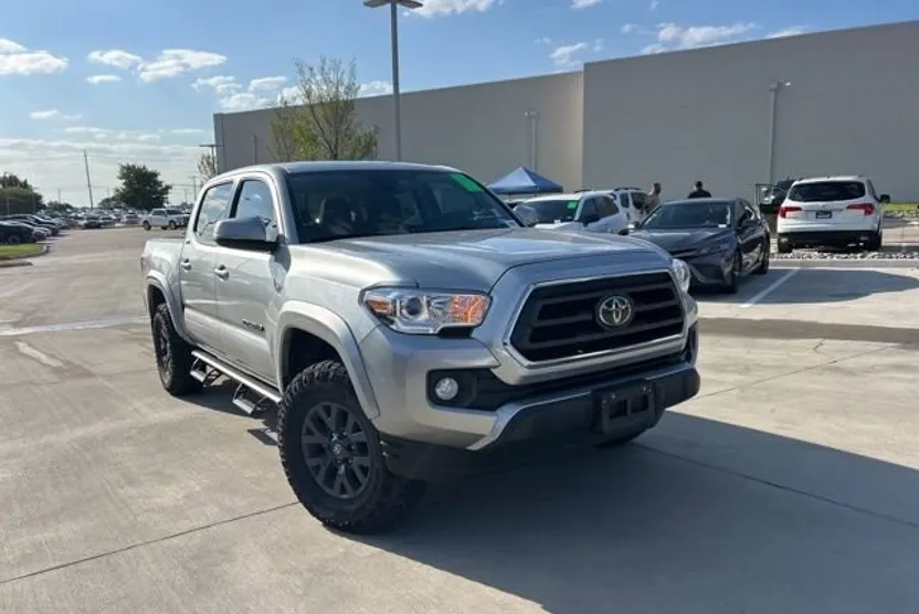 2023 Toyota Tacoma SR5 photo 1
