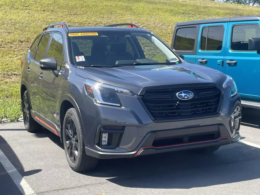 2023 Subaru Forester Sport photo 1