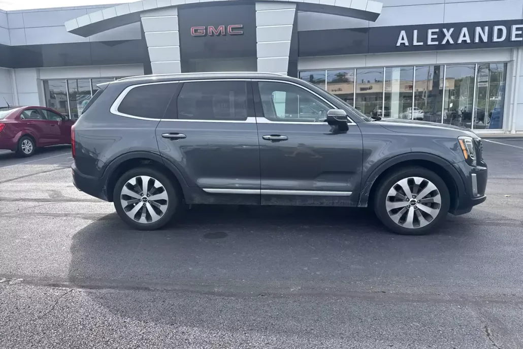 2022 Kia Telluride S photo 1