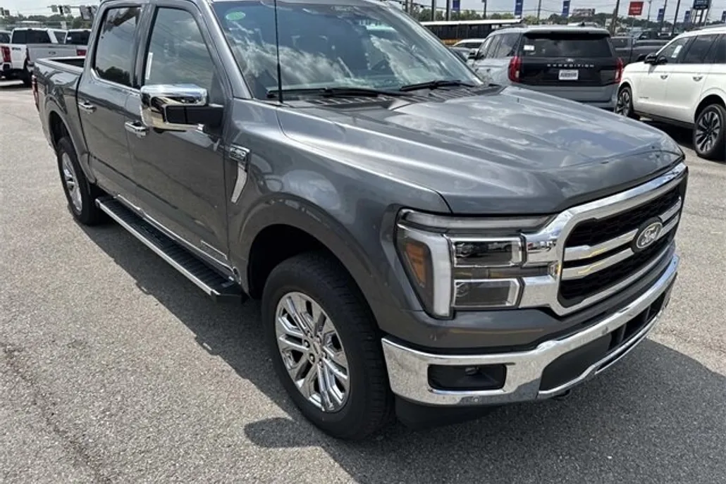 2025 Ford F-150 Lariat photo 1