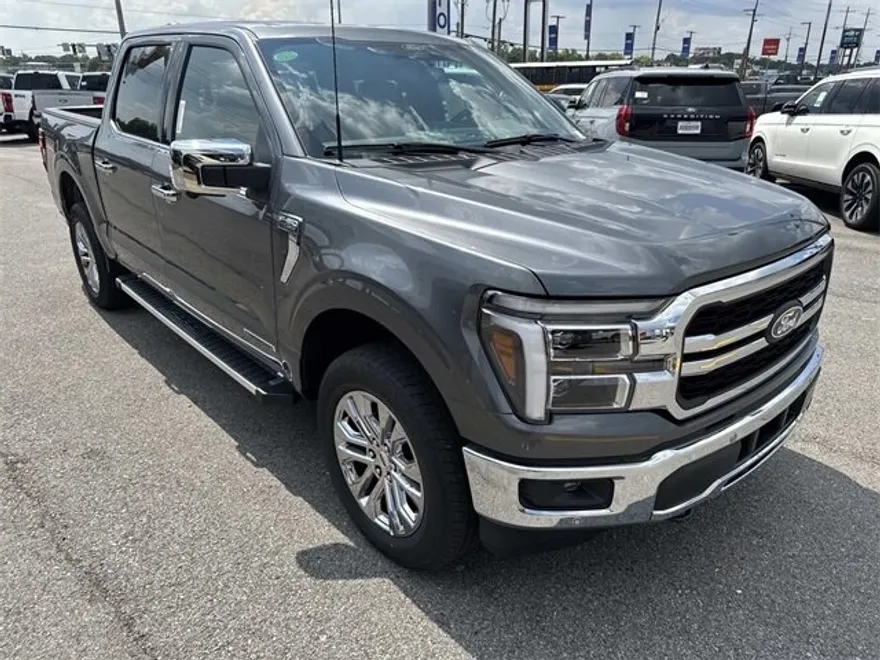 2025 Ford F-150 Lariat photo 1