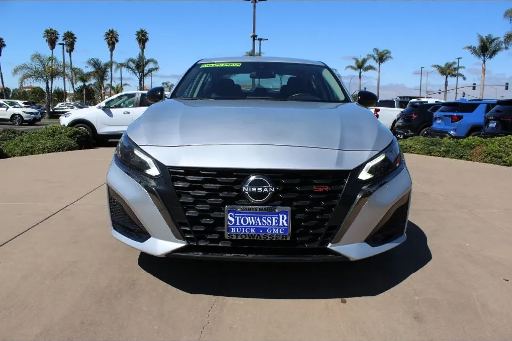 2023 Nissan Altima 2.5 SR photo 1