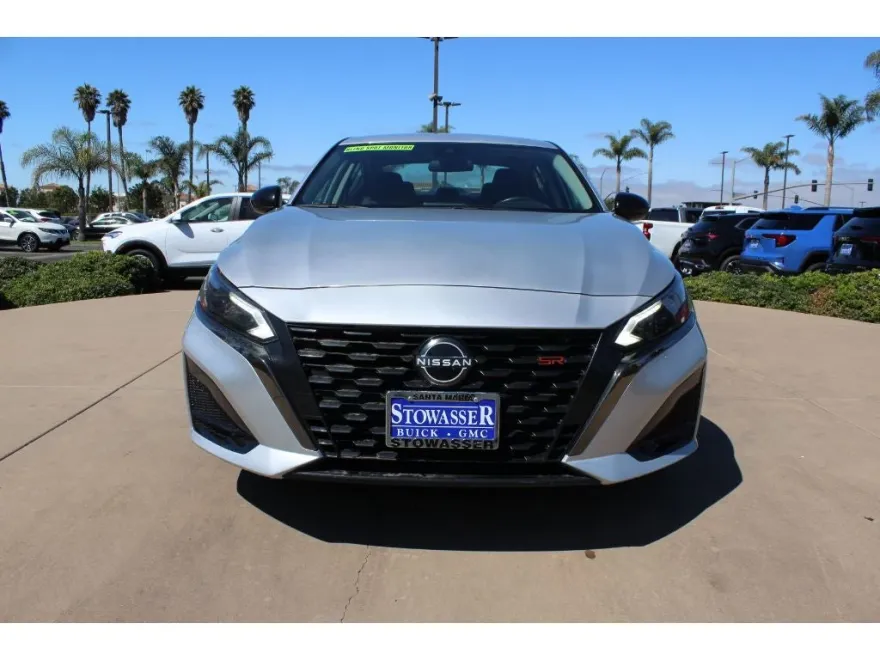 2023 Nissan Altima 2.5 SR photo 1