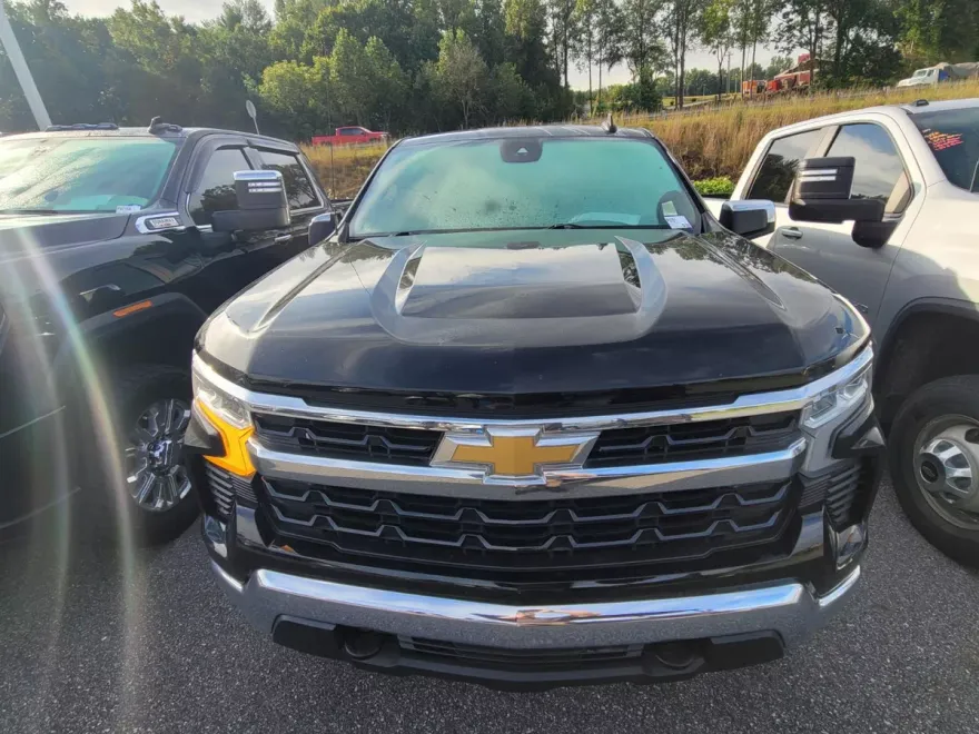 2022 Chevrolet Silverado 1500 LT photo 1