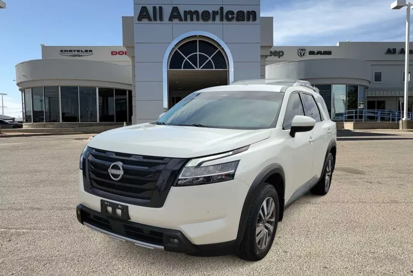 2023 Nissan Pathfinder SL photo 1
