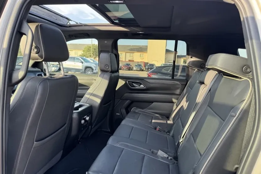 2022 Gmc Yukon XL SLT photo 1