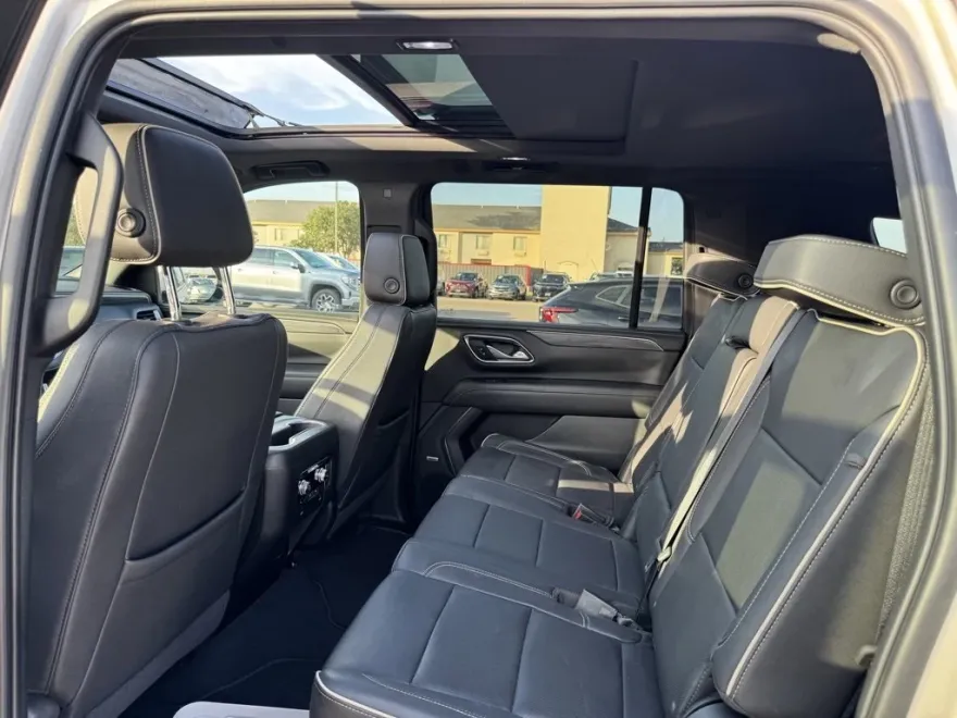 2022 Gmc Yukon XL SLT photo 1