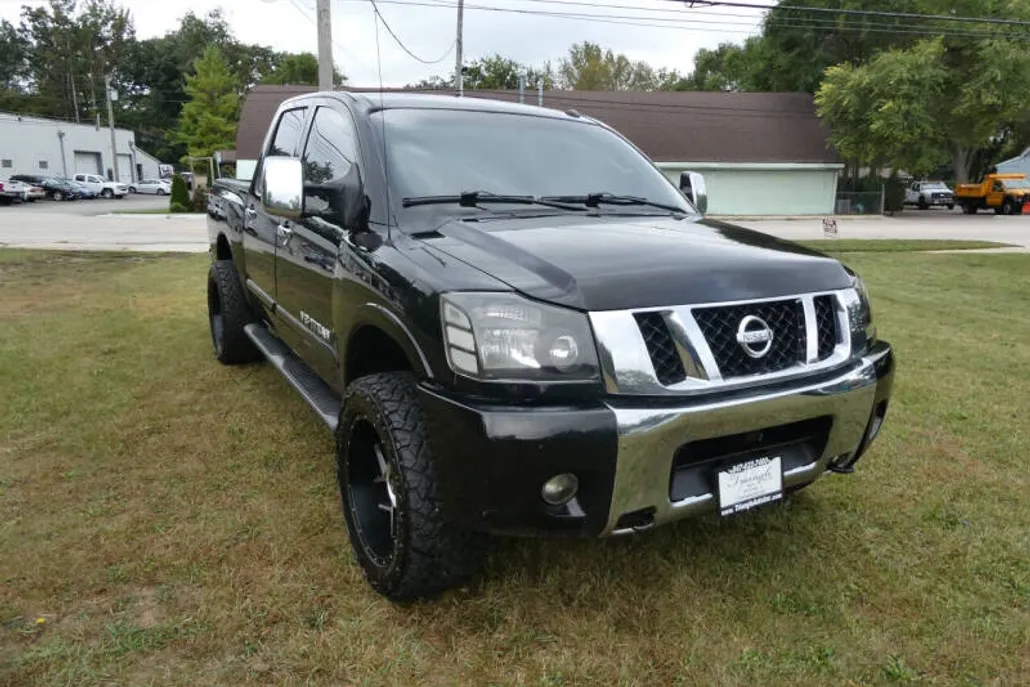 2008 Nissan Titan XE photo 1