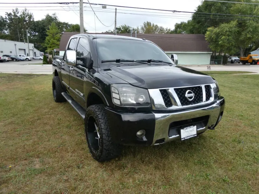 2008 Nissan Titan XE photo 1