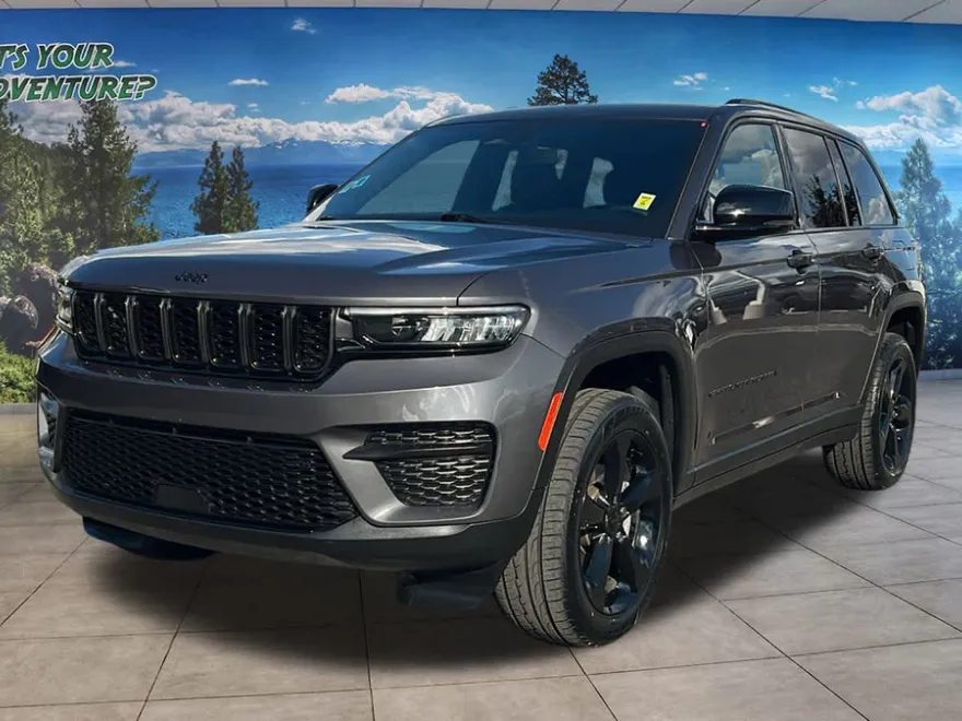 2023 Jeep Grand Cherokee Altitude photo 1