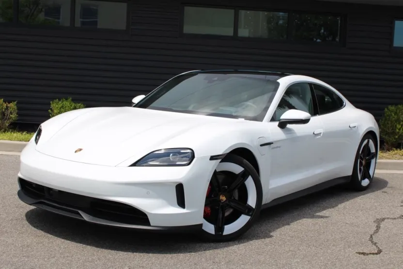 2025 Porsche Taycan 4S photo 1