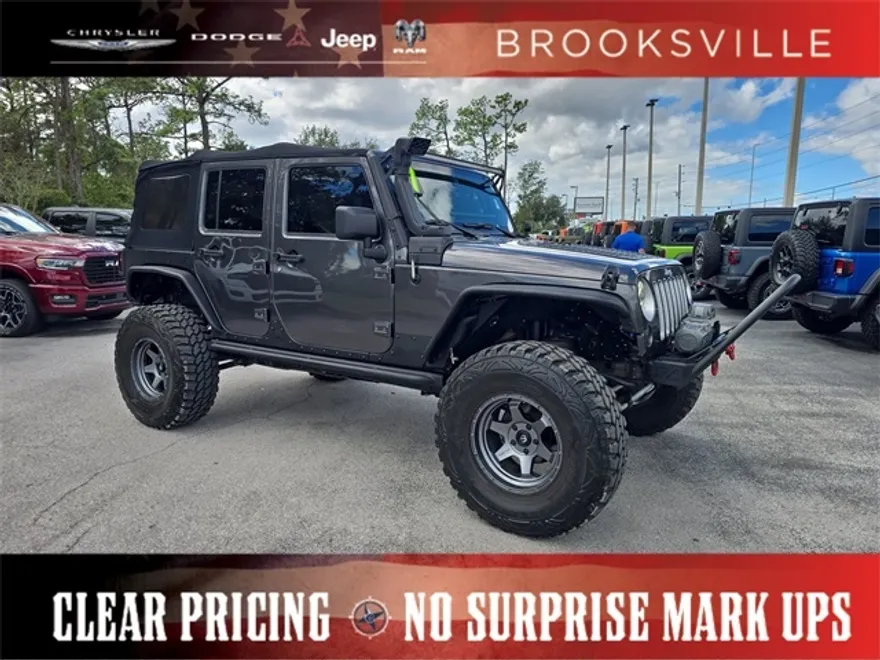 2017 Jeep Wrangler Unlimited Sahara photo 1