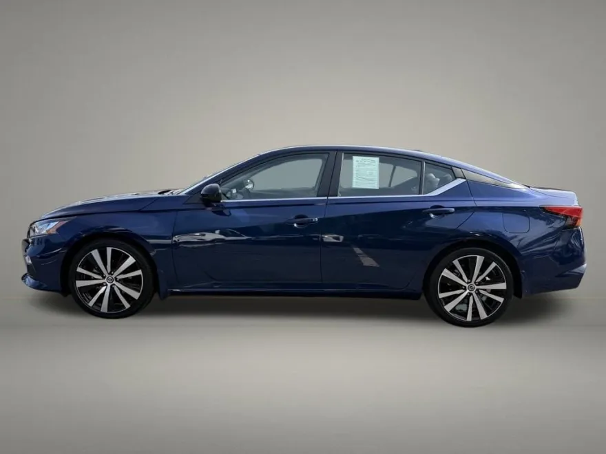 2022 Nissan Altima 2.5 SR photo 2