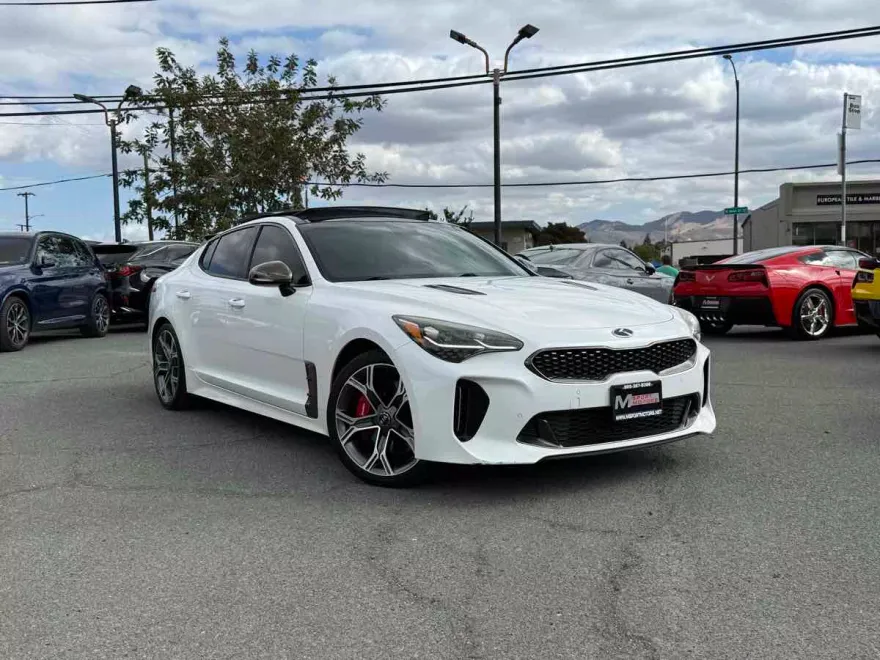 2018 Kia Stinger GT1 photo 1