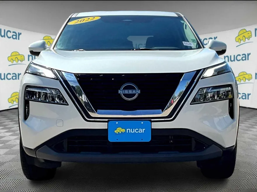 2022 Nissan Rogue SV photo 1