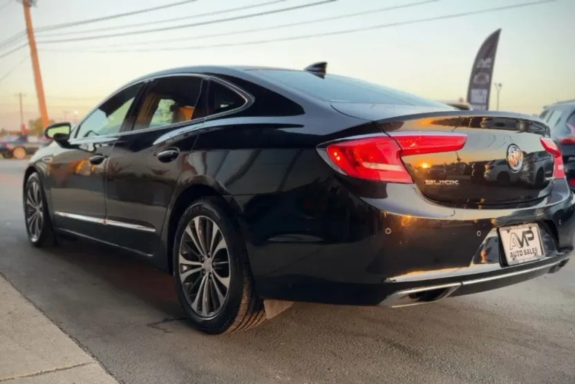 2017 Buick LaCrosse Premium I photo 1